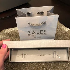 Zales interlocking infinity bracelet 8 inches long